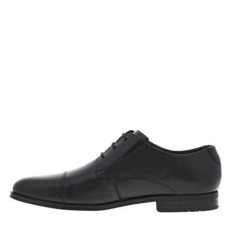 Derbies en cuir noires à semelle noire à talon plat et à lacets ronds enduits