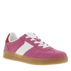 Tennis rose à semelle beige à talon plat et à lacets plats blancs avec étiquette