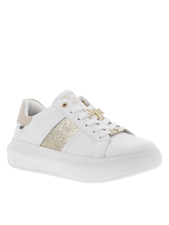 Tennis en cuir blanches...