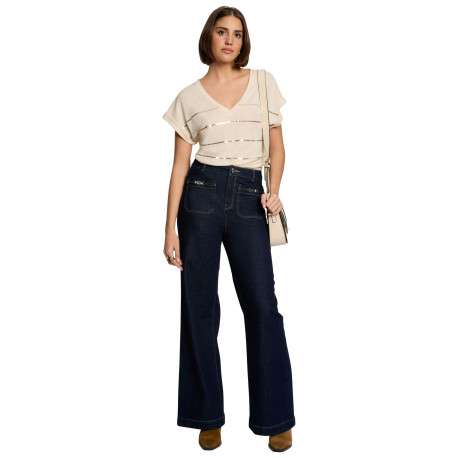 T-shirt écru avec rayures en sequins dorés, coupe ajustée et à manches courtes - Image 4