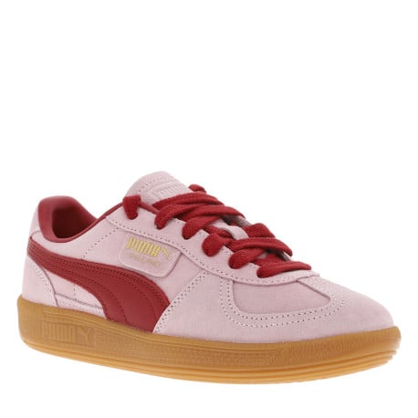 Tennis roses en cuir à semelle beige avec lacets plats et logo rouge et or
