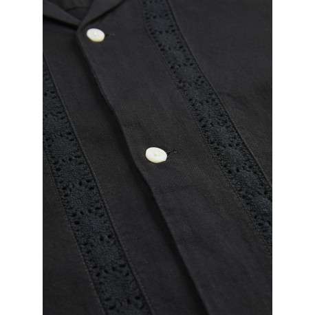 Chemise noire unie avec une coupe droite à col français et des boutons - Image 2