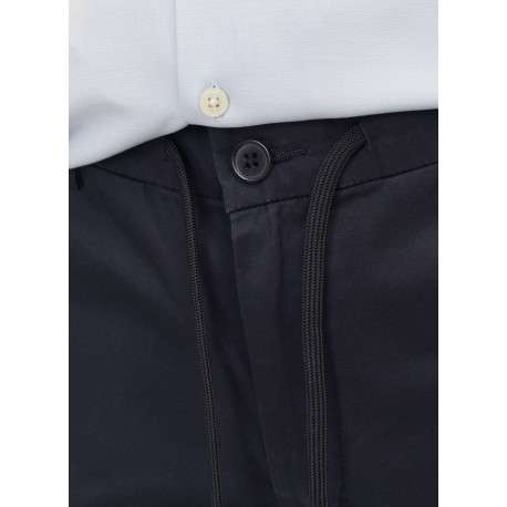 Chino en coton nuit uni avec une coupe droite et des passants pour ceinture - Image 8