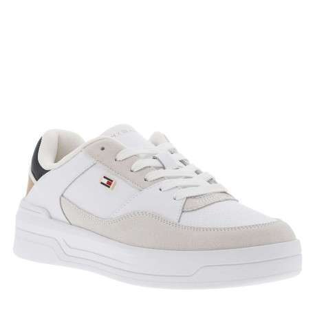 Tennis en cuir blanches à talon plat et à lacets plats avec logo métallique - Image 3