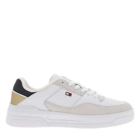 Tennis en cuir blanches à talon plat et à lacets plats avec logo métallique - Image 2