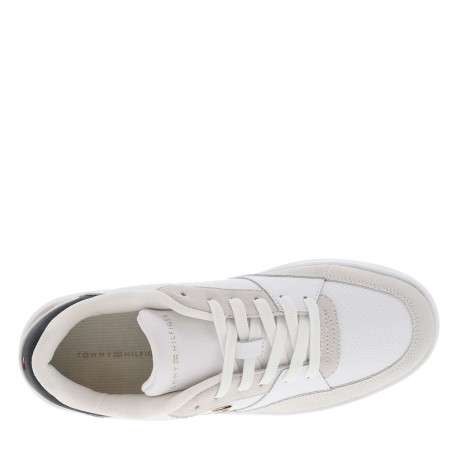 Tennis en cuir blanches à talon plat et à lacets plats avec logo métallique - Image 4