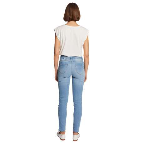 Jean en coton mélangé bleu délavé avec une coupe slim et surpiqûres beiges - Image 4