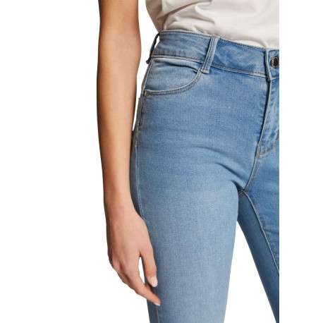 Jean en coton mélangé bleu délavé avec une coupe slim et surpiqûres beiges - Image 6