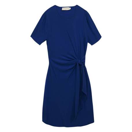 Robe courte marine gaufrée à coupe ajustée avec un col rond et une ceinture
