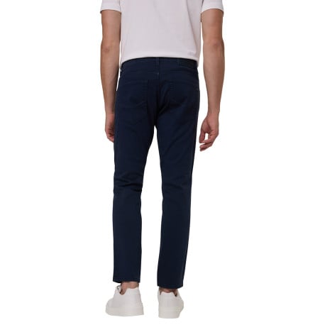 Pantalon en coton marine uni avec une coupe tapered et un patch de la marque  - Image 2