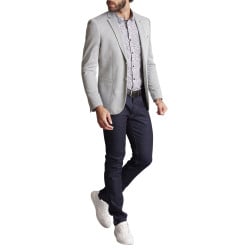 Blazer en maille piquée vert sauge uni à coupe ajustée fermé par deux boutons