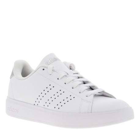 Tennis blanches à semelle plate avecs logo argenté et lacets plats