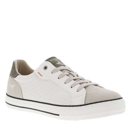 Tennis beiges et blanches avec des petits trous à semelle plate et à lacets - Image 3