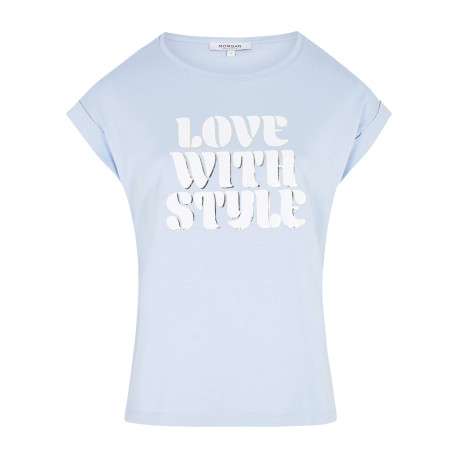 T-shirt ciel imprimé avec une coupe droite à col rond et des manches courtes