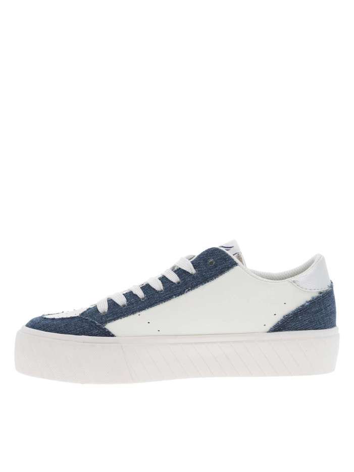 Tennis blanches avec des...