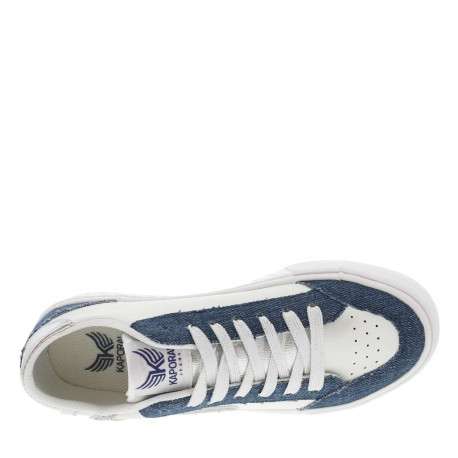 Tennis blanches avec des empiècements en denim à semelle plate et à lacets plats - Image 4