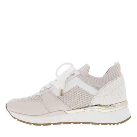 Sneakers écrues type chausettes à semelle plate et à lacets plats