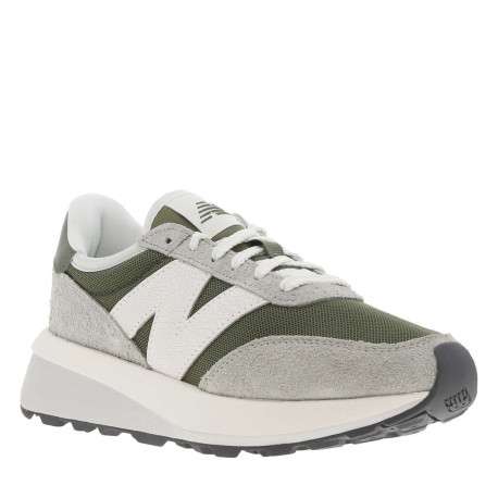Baskets running en cuir vertes avec des empiècements en daim et à semelle plate - Image 3