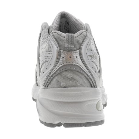 Baskets multisports argentées à pois avec une semelle plate et des lacets plats - Image 6