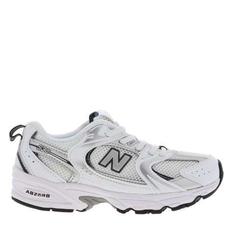 Baskets multisport 530 blanches avec multiples logos de la marques - Image 2