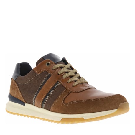 Sneakers en cuir camels et marrons avec des surpiqûres beiges à semelle plate
