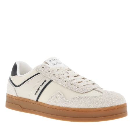 Tennis en cuir écrues à détails bleus marine à semelle plate et à lacets plats