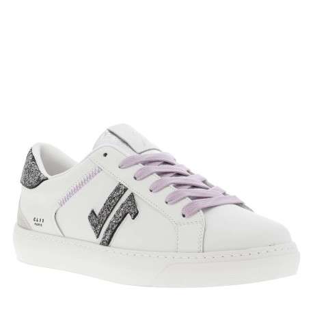 Tennis blanches à détails argentés pailletés et à lacets plats violets - Image 3