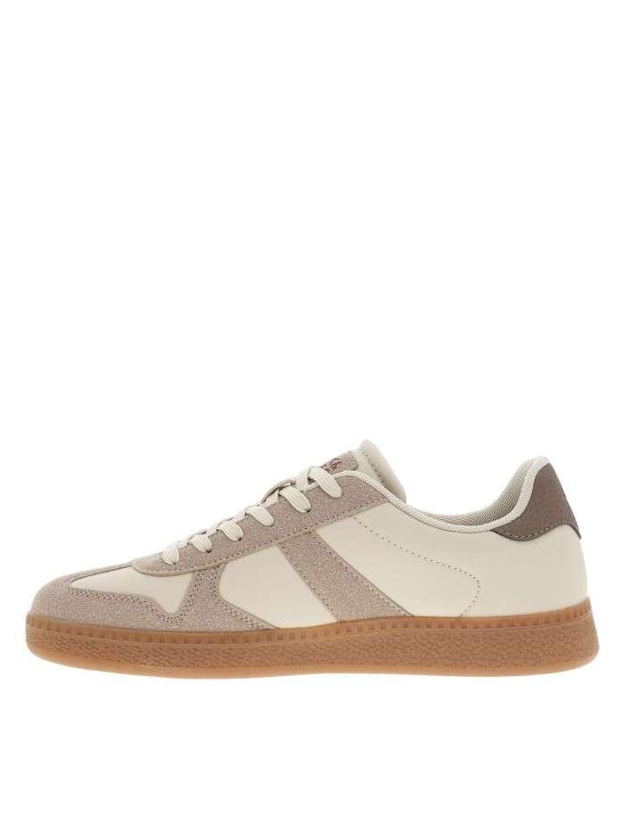 Tennis beiges avec des...