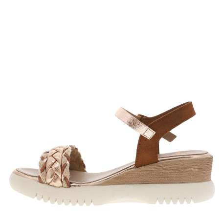 Nu-pieds en cuir bruns à semelle écrue avec talon compensé tresses roses