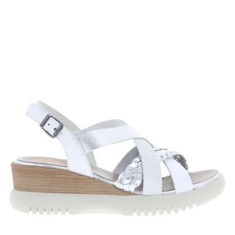 Nu-pieds en cuir blancs à semelle beige avec talon compensé et détails argentés - Image 2