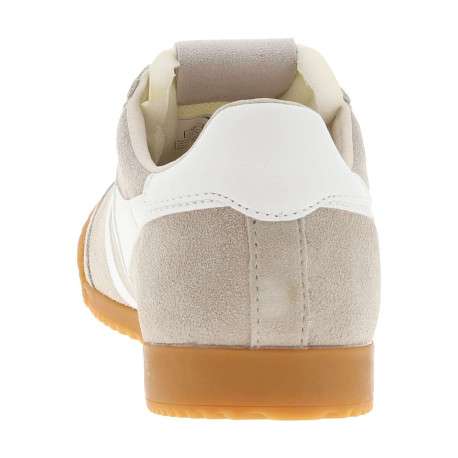 Tennis en cuir beiges en daim à détails blancs et à semelle plate miel - Image 6