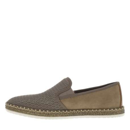 Tennis taupe en filet ajourées à l'avant et à fermeture slip-on
