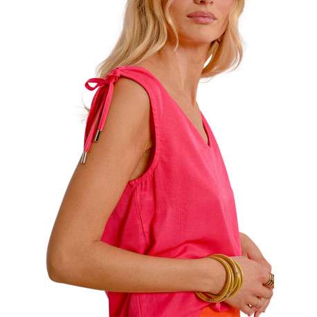 Top de couleur rose uni avec une coupe droite un col v et sans manches - Image 6