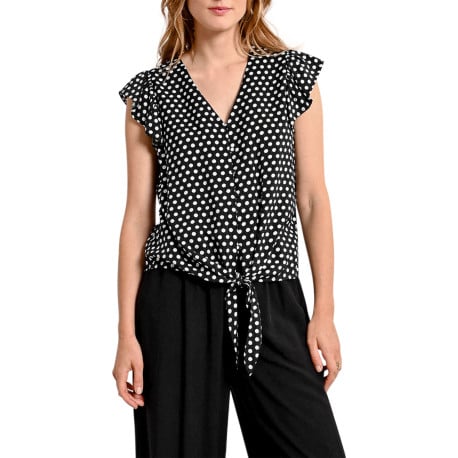 Top noir à pois avec une coupe droite un col v et des manches courtes