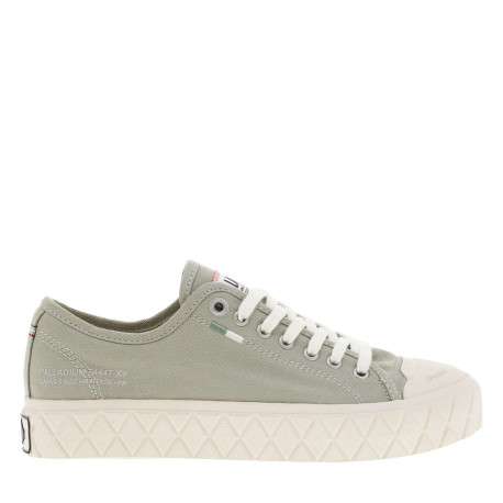 Tennis en toile basses vertes sauge avec des lacets plats blancs - Image 2