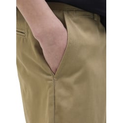 Short chino taupe uni avec un patch d'authenticité et une coupe droite