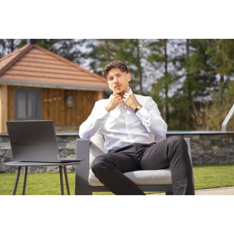 Chino en coton noir uni avec une coupe slim et un aspect satiné - Image 5