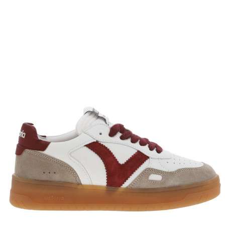 Baskets tennis blanches et bordeaux à semelle marron avec lacets plats