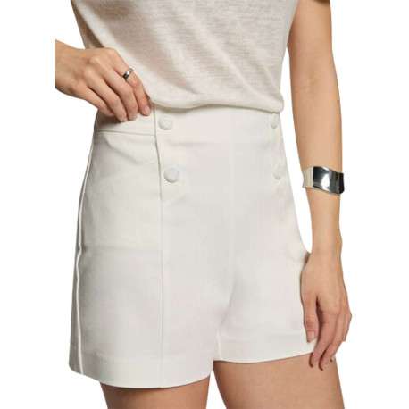 Short blanc uni à coupe droite avec des boutons décoratifs devant - Image 3