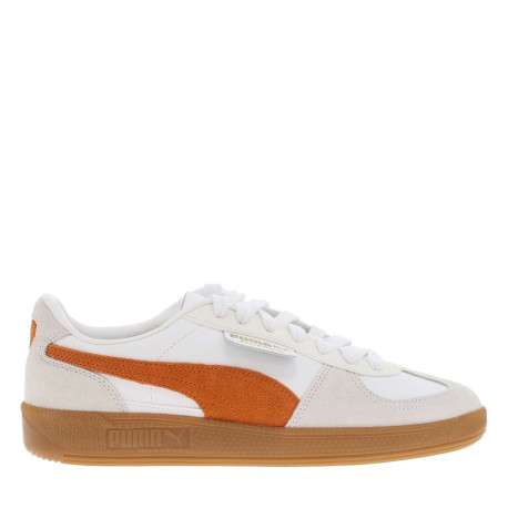 Tennis blanches et oranges avec des empiècements en daim et à lacets plats - Image 2