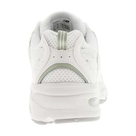 Baskets multisports blanches avec des détails verts sauge et des lacets plats - Image 6
