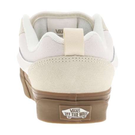 Baskets style skateur beiges en suède à semelle plate marron et à lacets plats - Image 6
