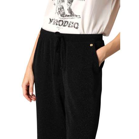 Pantalon noir uni avec deux poches plaquées et une coupe évasée - Image 3