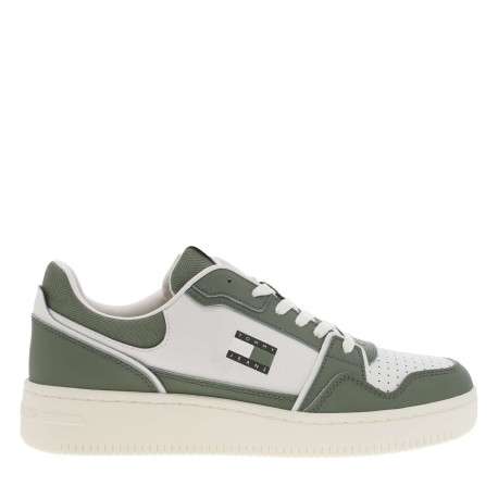 Baskets en cuir sauge avec une fermeture à lacets et logos de la marque - Image 2