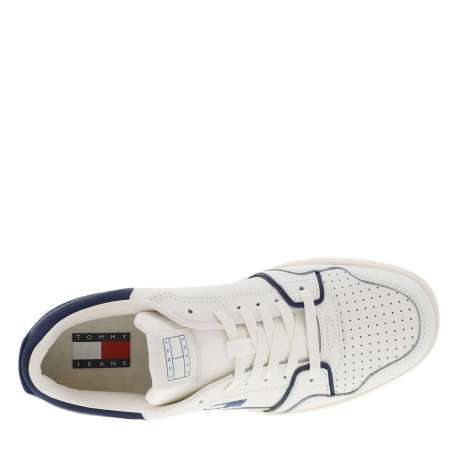 Baskets en cuir blanches et bleues avec une fermeture à lacets - Image 4