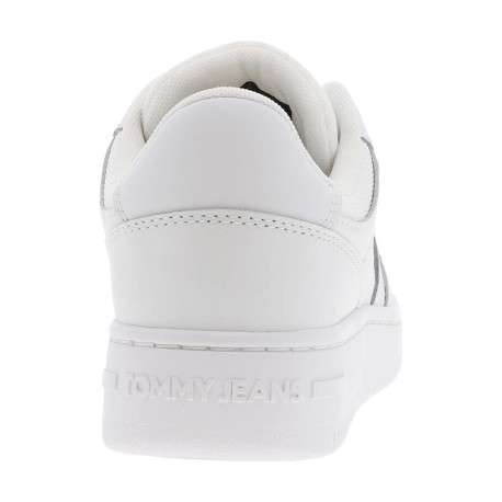 Sneakers blanches avec le logo sur le côté et des lacets plats - Image 6