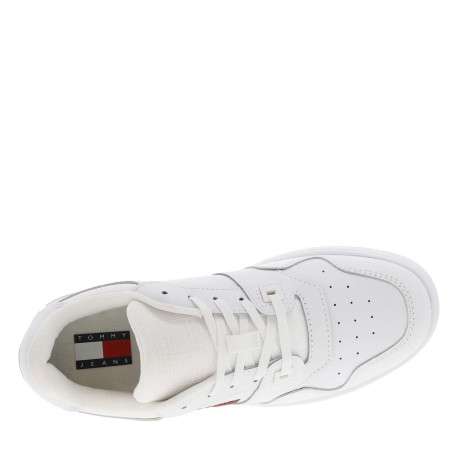 Sneakers blanches avec le logo sur le côté et des lacets plats - Image 4