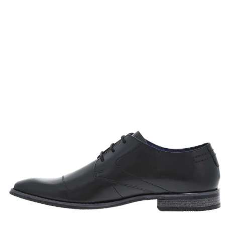 Derbies en cuir noires avec semelle à talon plat et fermeture à lacets