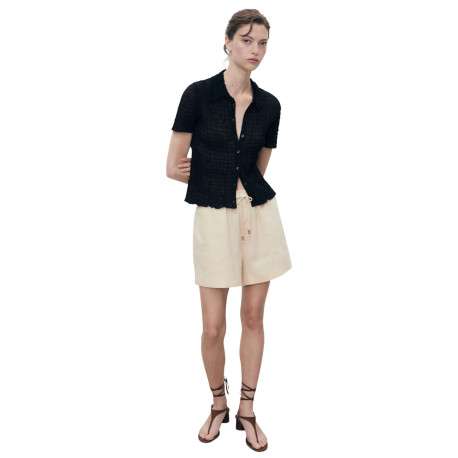 Short chino écru uni avec une coupe droite et un cordon de serrage à la taille - Image 2