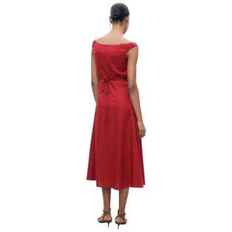 Robe longue rouge unie avec une coupe droite à col rond et des bretelles - Image 3
